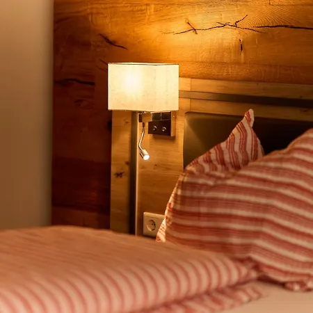 Seestueberl Doppelzimmer Mit Balkon Guest house Haigermoos