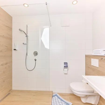 Seestueberl Doppelzimmer Mit Balkon Guest house Haigermoos